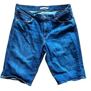 Levi’s Women’s Classic Bermuda Shorts Medium Dark Wash Size 32